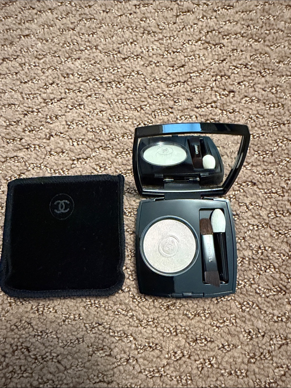 Chanel Ombré Essentielle 220